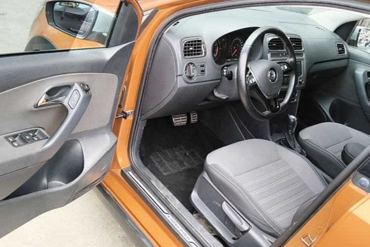 Used Volkswagen Polo 2014 1.6L Cross Polo Automatic Driver Seat