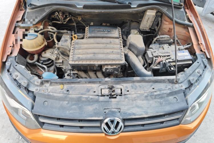 Used Volkswagen Polo 2014 1.6L Cross Polo Automatic Engine Bay