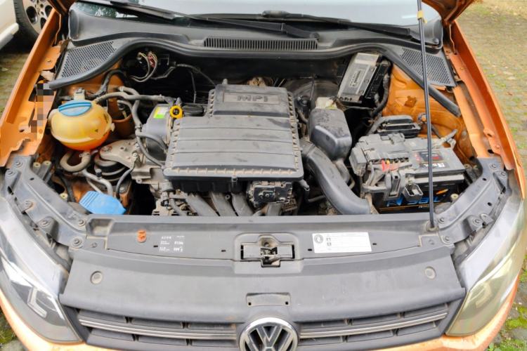 Used Volkswagen Polo 2014 1.6L Cross Polo Automatic Engine Bay