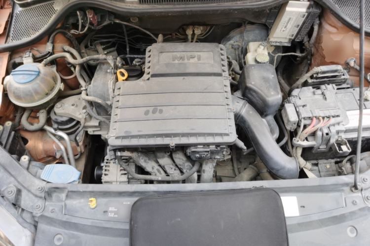 Used Volkswagen Polo 2014 1.6L Cross Polo Automatic Engine Bay