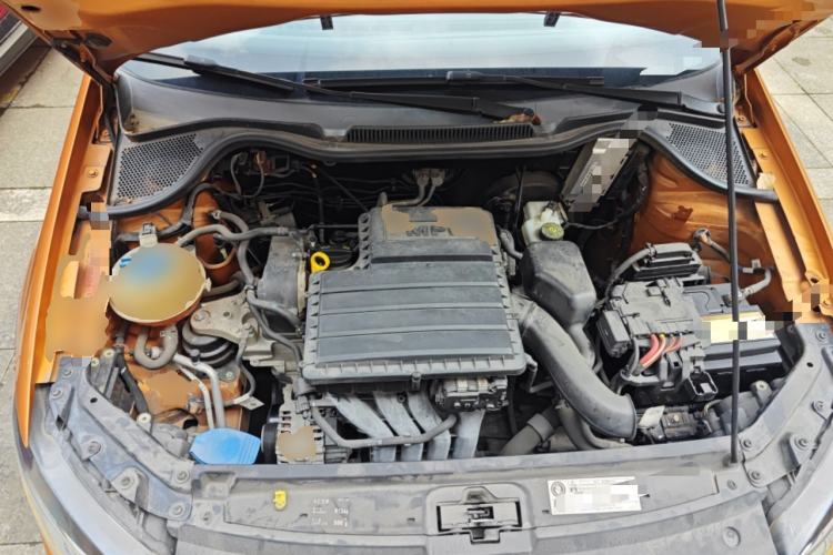 Used Volkswagen Polo 2014 1.6L Cross Polo Automatic Engine Bay