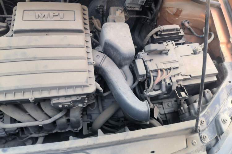 Used Volkswagen Polo 2014 1.6L Cross Polo Automatic Engine Bay Left
