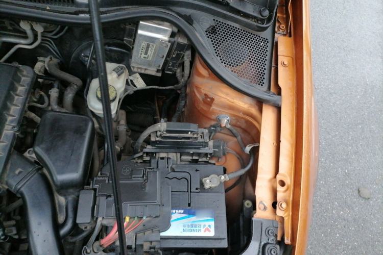 Used Volkswagen Polo 2014 1.6L Cross Polo Automatic Engine Bay Left