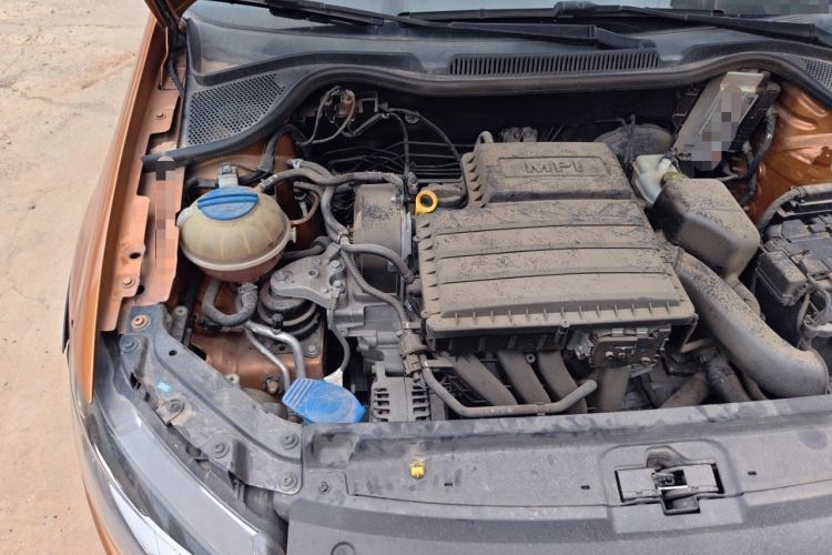 Used Volkswagen Polo 2014 1.6L Cross Polo Automatic Engine Bay Right