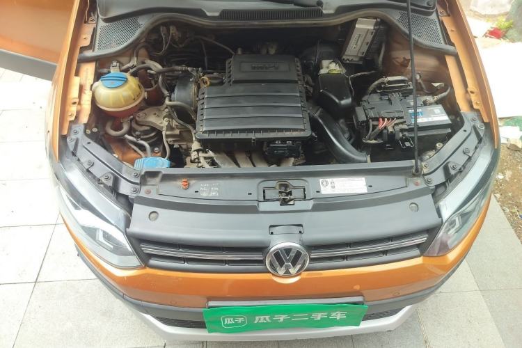 Used Volkswagen Polo 2014 1.6L Cross Polo Automatic Engine Bay