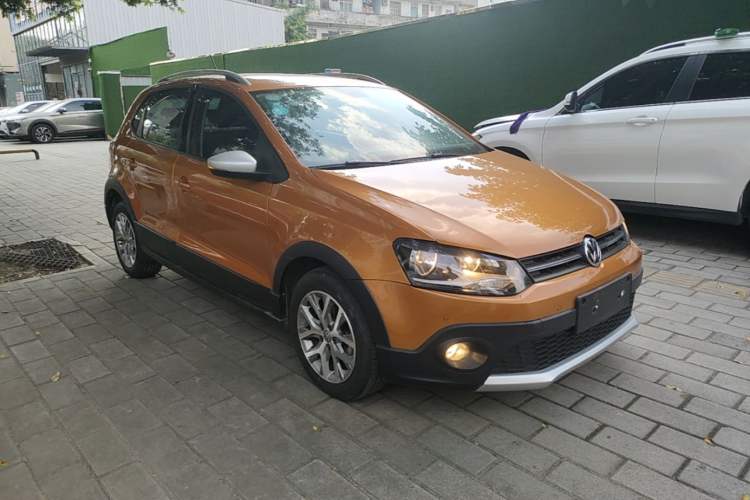 Used Volkswagen Polo 2014 1.6L Cross Polo Automatic Exterior 1