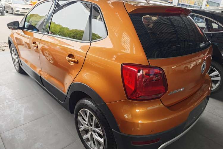 Used Volkswagen Polo 2014 1.6L Cross Polo Automatic Exterior 2