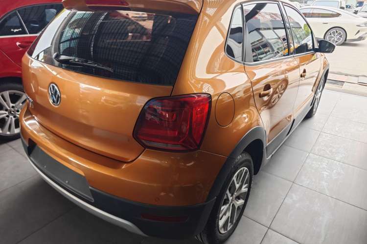 Used Volkswagen Polo 2014 1.6L Cross Polo Automatic Exterior 3