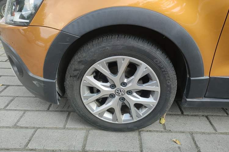 Used Volkswagen Polo 2014 1.6L Cross Polo Automatic Exterior 4