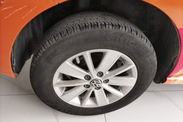 Used Volkswagen Polo 2014 1.4L Manual Fashion Edition Exterior 5