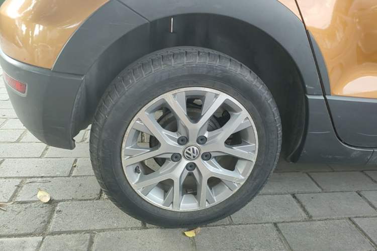 Used Volkswagen Polo 2014 1.6L Cross Polo Automatic Exterior 5