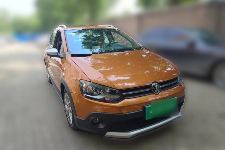 Used Volkswagen Polo 2014 1.6L Cross Polo Automatic Front Right 45 Deg