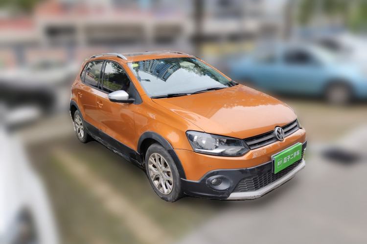 Used Volkswagen Polo 2014 1.6L Cross Polo Automatic Front Right 45 Deg