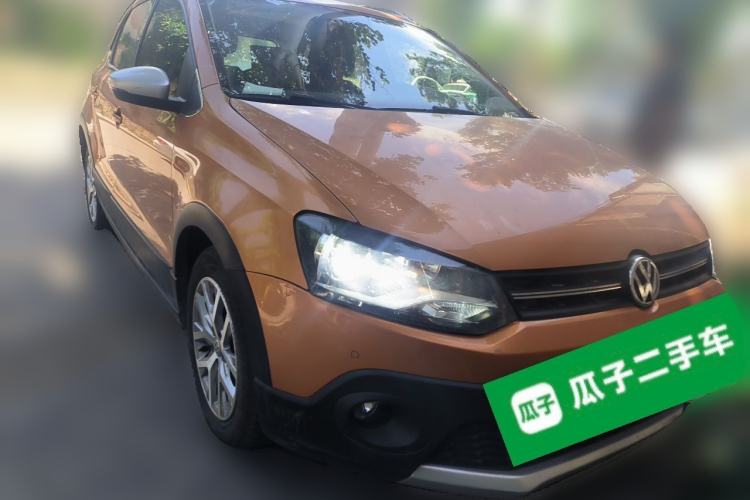 Used Volkswagen Polo 2014 1.6L Cross Polo Automatic Front Right 45 Deg