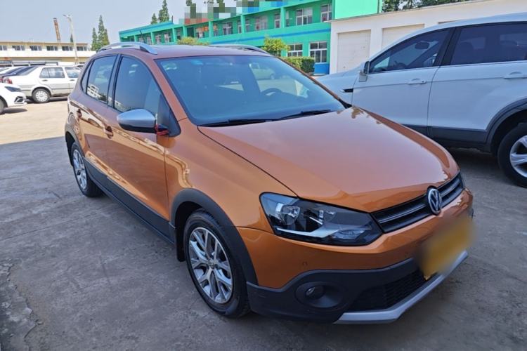 Used Volkswagen Polo 2014 1.6L Cross Polo Automatic Front Right 45 Deg