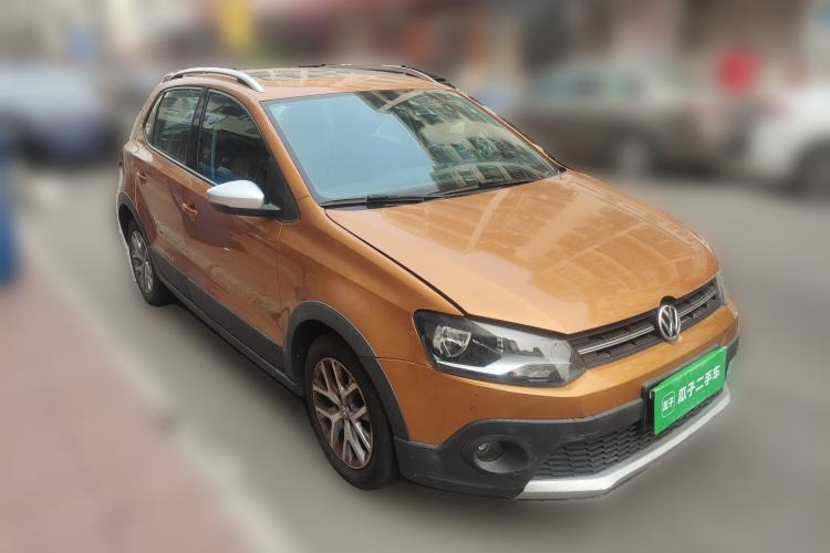 Used Volkswagen Polo 2014 1.6L Cross Polo Automatic Front Right 45 Deg