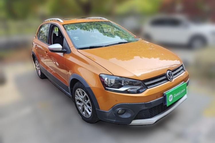 Used Volkswagen Polo 2014 1.6L Cross Polo Automatic Front Right 45 Deg
