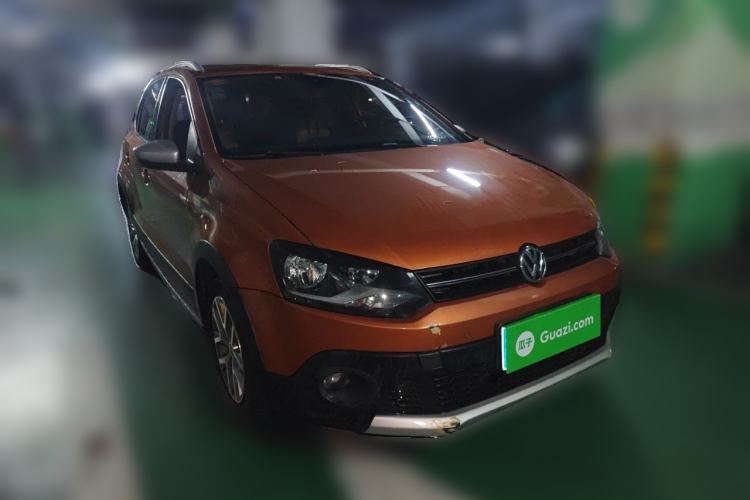 Used Volkswagen Polo 2014 1.6L Cross Polo Automatic Front Right 45 Deg
