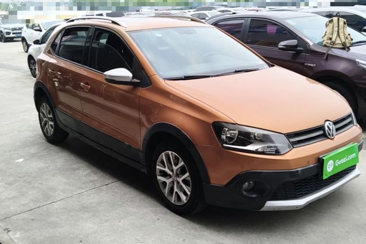 Used Volkswagen Polo 2014 1.6L Cross Polo Automatic Front Right 45 Deg