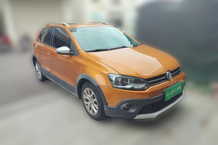 Used Volkswagen Polo 2014 1.6L Cross Polo Automatic Front Right 45 Deg