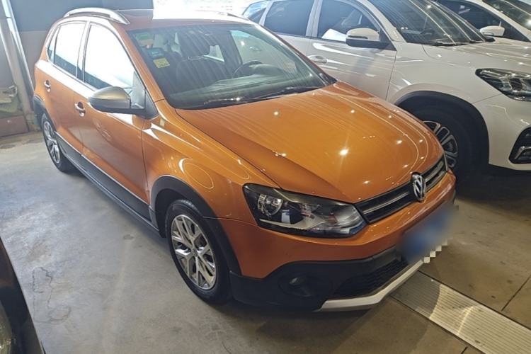 Used Volkswagen Polo 2014 1.6L Cross Polo Automatic Front Right 45 Deg