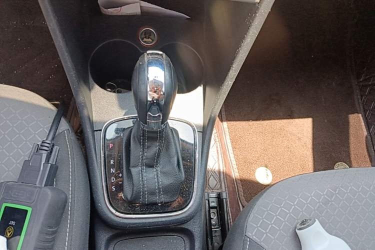Used Volkswagen Polo 2014 1.6L Cross Polo Automatic Gear Lever