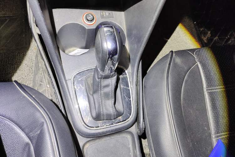 Used Volkswagen Polo 2014 1.6L Cross Polo Automatic Gear Lever