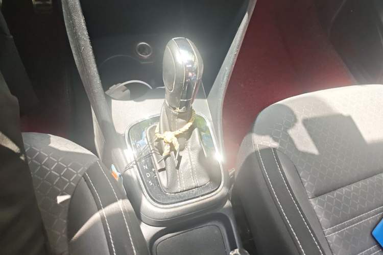 Used Volkswagen Polo 2014 1.6L Cross Polo Automatic Gear Lever