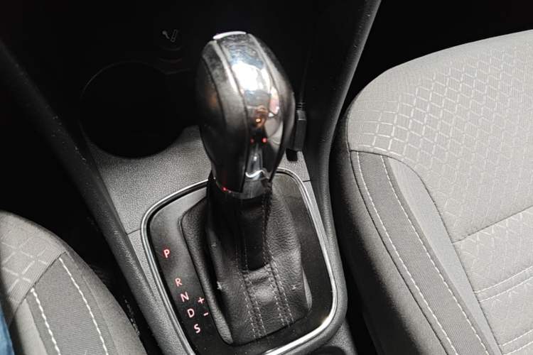 Used Volkswagen Polo 2014 1.6L Cross Polo Automatic Gear Lever