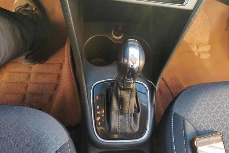 Used Volkswagen Polo 2014 1.6L Cross Polo Automatic Gear Lever