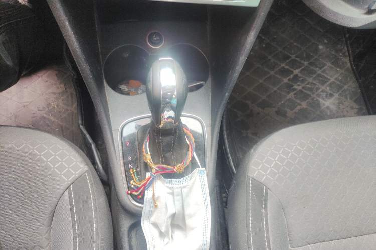 Used Volkswagen Polo 2014 1.6L Cross Polo Automatic Gear Lever