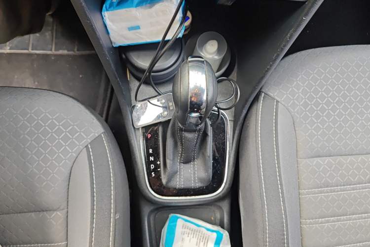 Used Volkswagen Polo 2014 1.6L Cross Polo Automatic Gear Lever