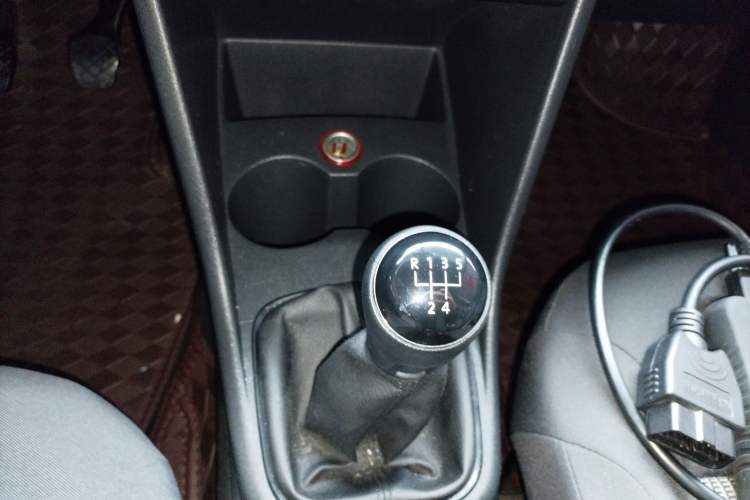Used Volkswagen Polo 2014 1.4L Manual Fashion Edition Gear Lever