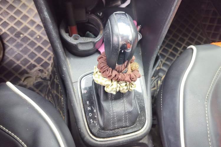 Used Volkswagen Polo 2014 1.6L Cross Polo Automatic Gear Lever