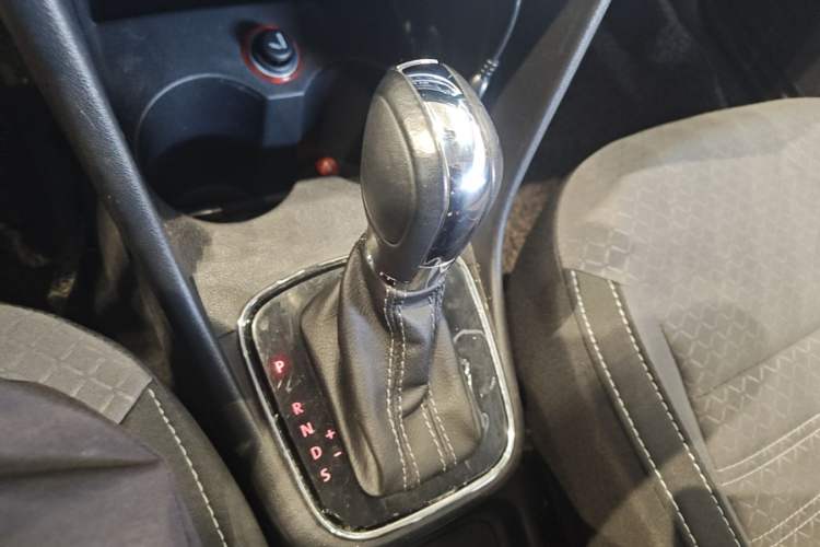 Used Volkswagen Polo 2014 1.6L Cross Polo Automatic Gear Lever
