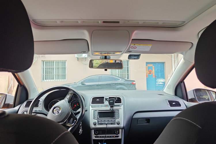 Used Volkswagen Polo 2014 1.6L Cross Polo Automatic Headliner
