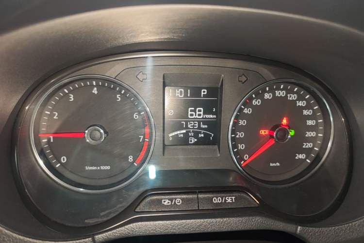 Used Volkswagen Polo 2014 1.6L Cross Polo Automatic Instrument Cluster