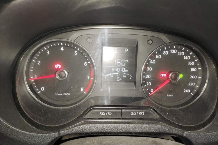 Used Volkswagen Polo 2014 1.6L Cross Polo Automatic Instrument Cluster