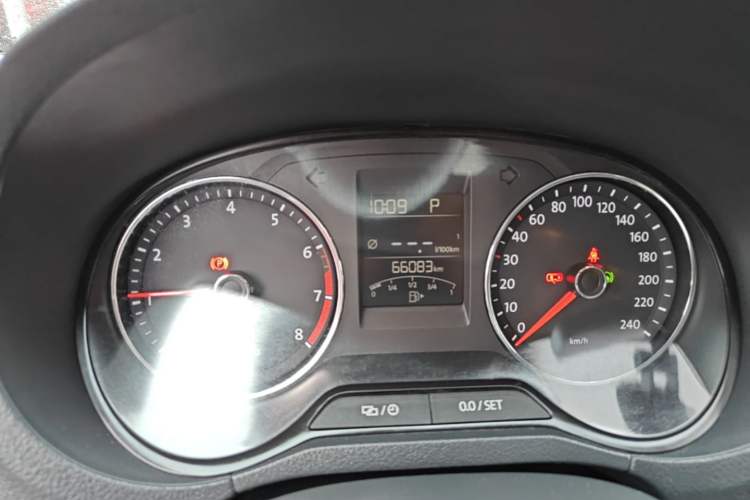 Used Volkswagen Polo 2014 1.6L Cross Polo Automatic Instrument Cluster