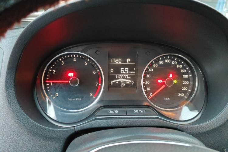 Used Volkswagen Polo 2014 1.6L Cross Polo Automatic Instrument Cluster