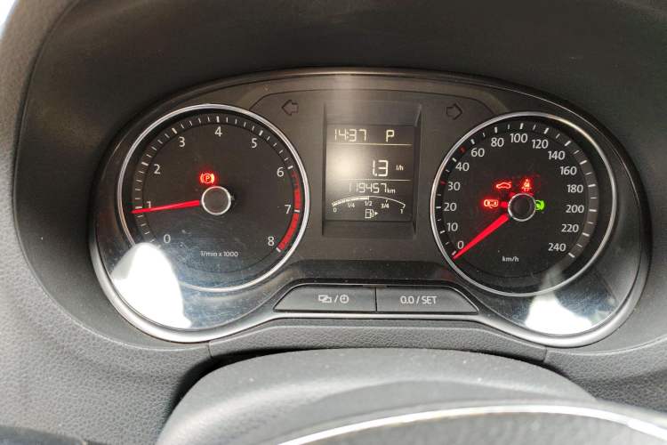 Used Volkswagen Polo 2014 1.6L Cross Polo Automatic Instrument Cluster