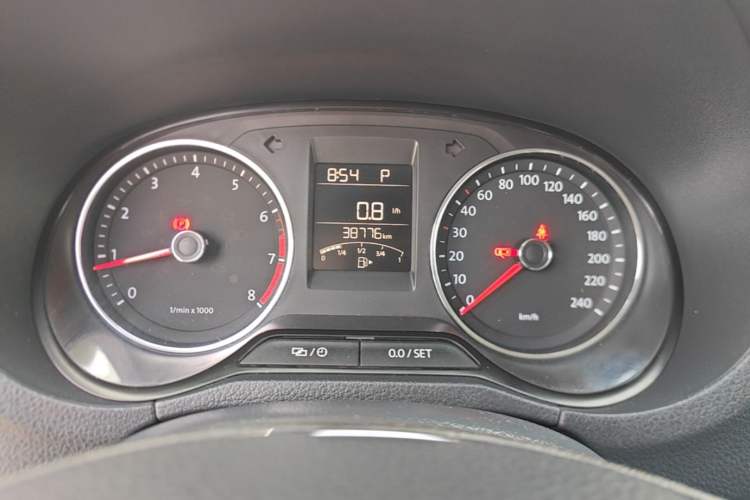 Used Volkswagen Polo 2014 1.6L Cross Polo Automatic Instrument Cluster