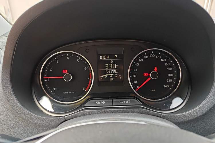 Used Volkswagen Polo 2014 1.6L Cross Polo Automatic Instrument Cluster