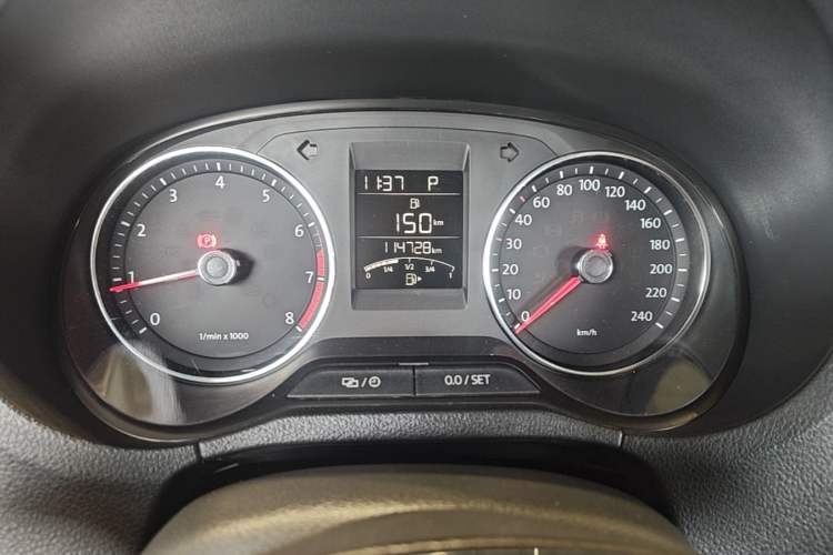 Used Volkswagen Polo 2014 1.6L Cross Polo Automatic Instrument Cluster