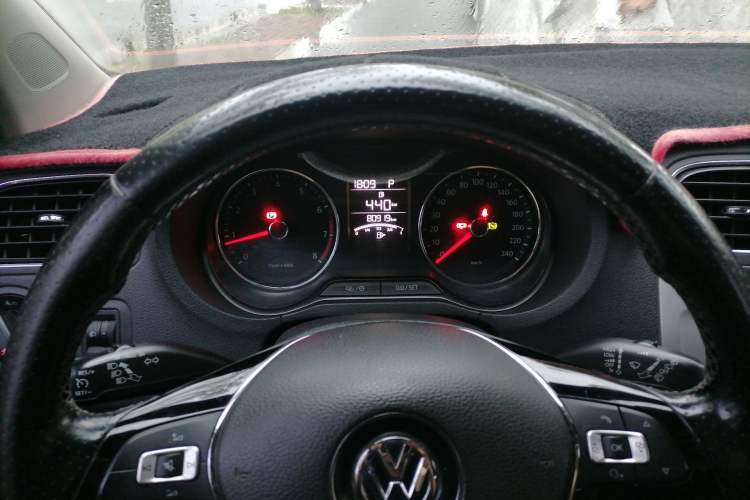 Used Volkswagen Polo 2014 1.6L Cross Polo Automatic Instrument Cluster