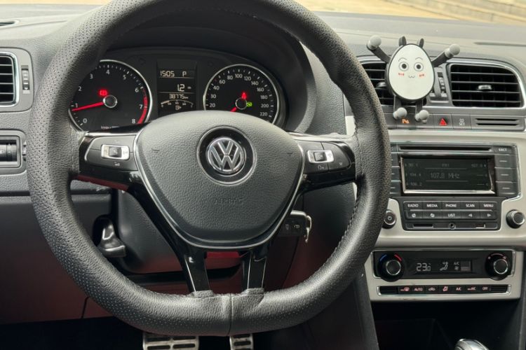 Used Volkswagen Polo 2014 1.6L Cross Polo Automatic Interior 2