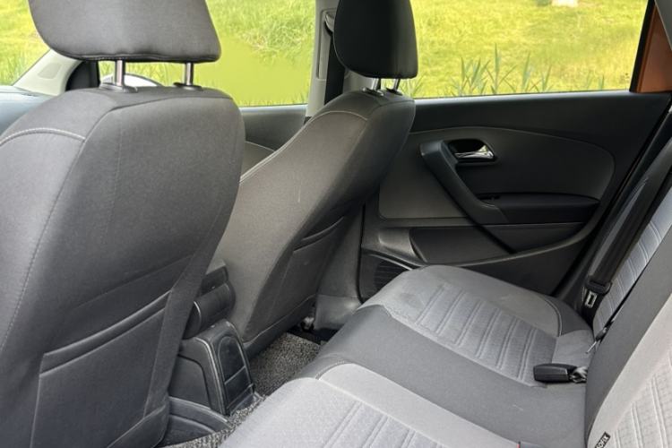 Used Volkswagen Polo 2014 1.6L Cross Polo Automatic Interior 2