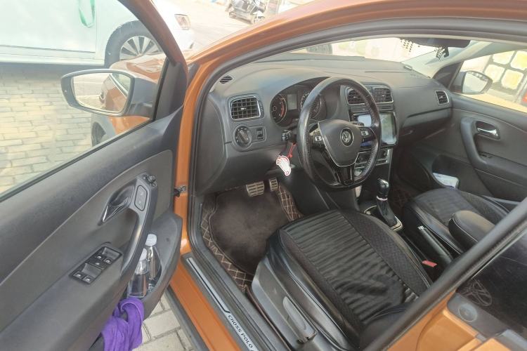 Used Volkswagen Polo 2014 1.6L Cross Polo Automatic Interior 3