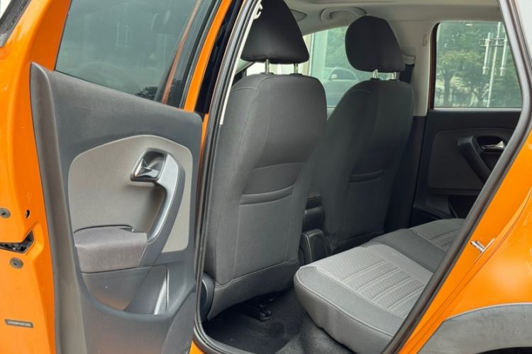 Used Volkswagen Polo 2014 1.6L Cross Polo Automatic Interior 3