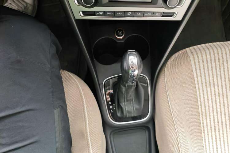 Used Volkswagen Polo 2014 1.6L Cross Polo Automatic Interior 3